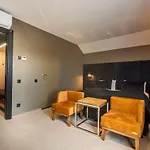 Mk Hotel *