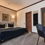 Hotel Mk *