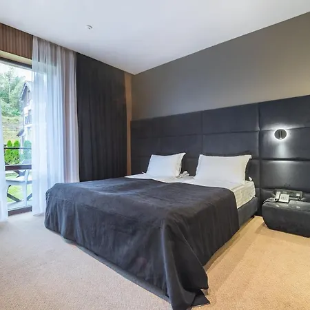 Hotel Mk *